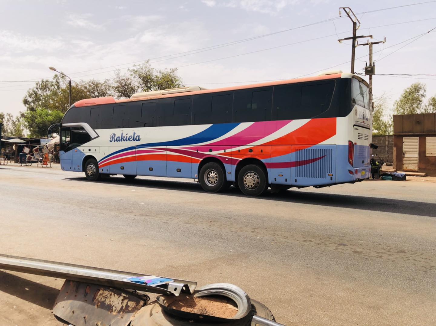 Bus Rakieta vue de côté